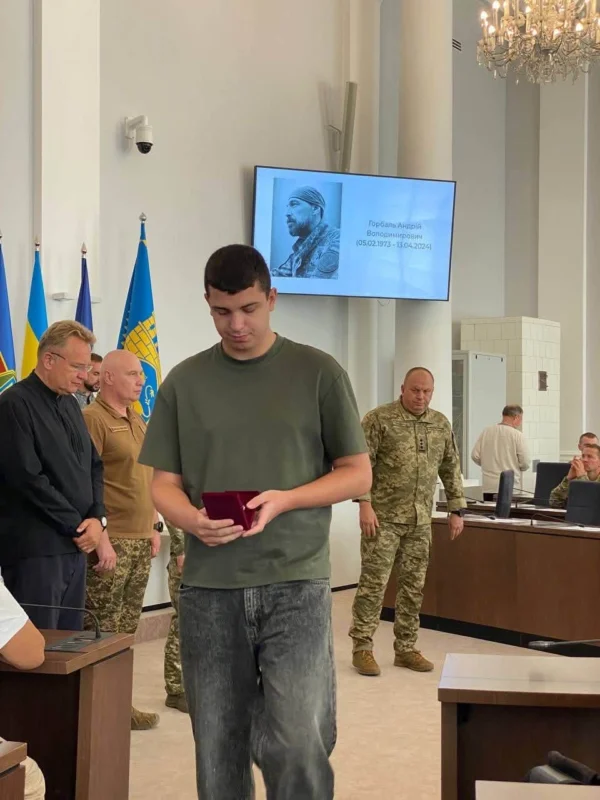 У Львові родинам загиблих вручили почесні відзнаки