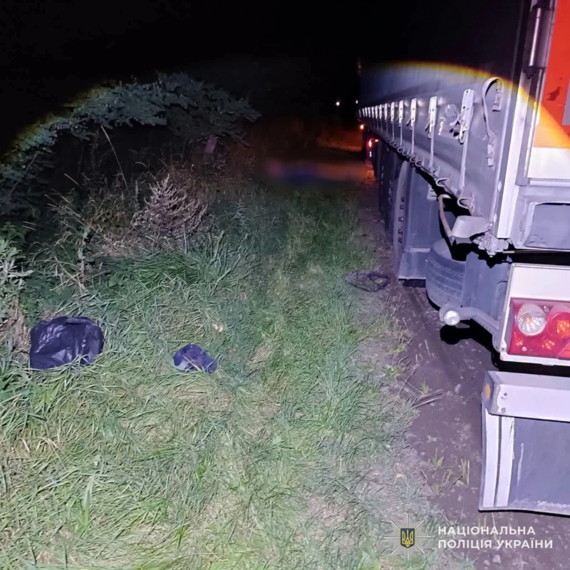 На Львівщині вантажівка вбила скутериста (ФОТО)