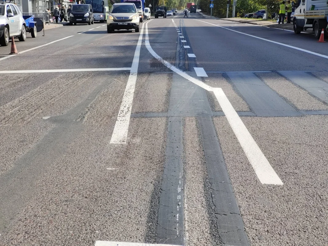 У Львові урбаністи Садового влаштували аварійну ситуацію у спальному районі
