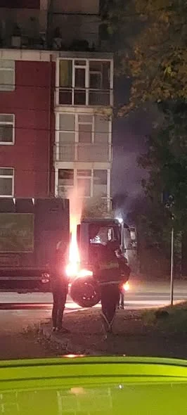 У Львові згорів сміттєвоз (ВІДЕО)